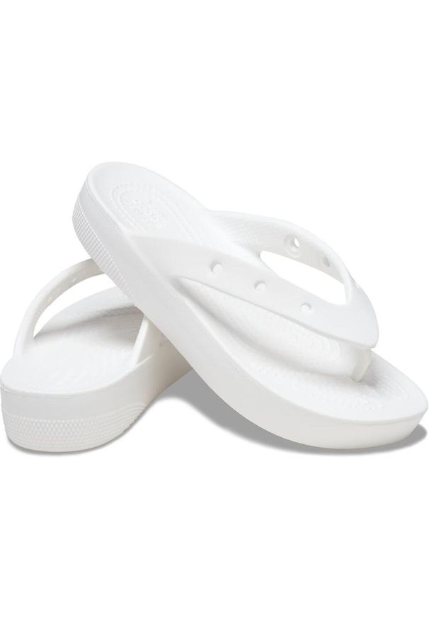 Japonki plażowe damskie Crocs Classic Platform Flip. Okazja: na plażę. Kolor: biały. Obcas: na platformie. Styl: klasyczny, elegancki