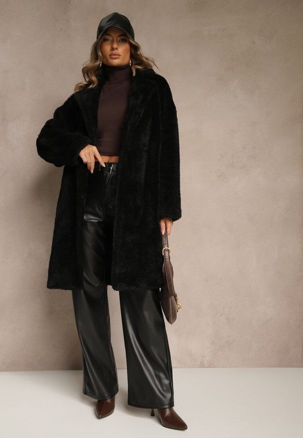 Renee - Czarny Płaszcz Teddy o Dwurzędowym Kroju Oversize Azzena. Okazja: na spacer, na co dzień. Typ kołnierza: golf. Kolor: czarny. Materiał: jeans. Styl: casual