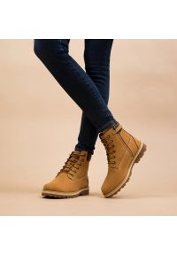Trapery damskie Timberland Courma. Okazja: do pracy, na co dzień, na spacer. Kolor: brązowy. Styl: casual #4
