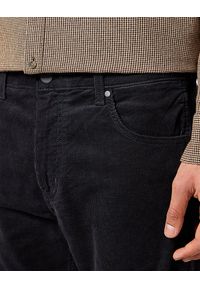 Wrangler - WRANGLER MĘSKIE SPODNIE SZTRUKSOWE GREENSBORO BLACK 112357406 W15Q013729 #6
