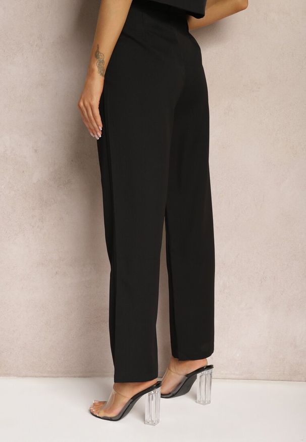 Renee - Czarne Eleganckie Spodnie Cygaretki o Szerokich Nogawkach Vonlea. Okazja: na spotkanie biznesowe, do pracy. Kolor: czarny. Styl: elegancki