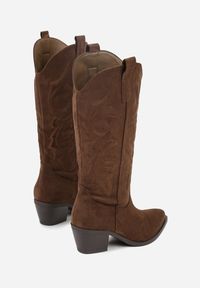 Renee - Ciemnobeżowe Kozaki Typu Kowbojki w Klasycznym Stylu z Imitacji Zamszu Rilamira. Okazja: na co dzień. Kolor: beżowy. Materiał: zamsz. Styl: klasyczny #4