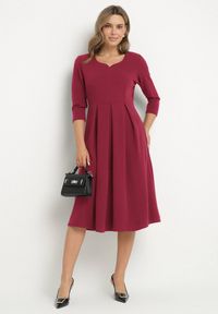 Born2be - Ciemnoróżowa Rozkloszowana Sukienka z Rękawem 3/4 Nomiel. Typ kołnierza: dekolt w kształcie V. Kolor: różowy. Typ sukienki: rozkloszowane. Styl: elegancki, klasyczny #5