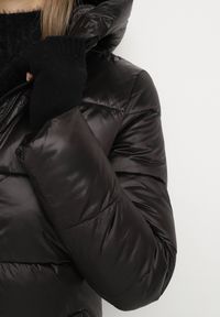 Born2be - Czarna Kurtka Simorus. Kolor: czarny. Materiał: tkanina. Długość: długie. Wzór: aplikacja #2