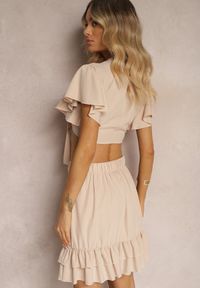 Renee - Beżowy Komplet 2-Częściowy Krótki Top z Wiązaniem Spódnica z Falbankami i Gumką w Pasie Clementis. Kolor: beżowy. Materiał: materiał #3