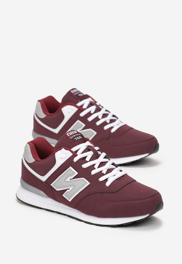 Born2be - Bordowo-Czerwone Buty Sportowe do Kostki z Ozdobną Wstawką i Modnymi Naszywkami Reygan. Okazja: na co dzień. Kolor: czerwony. Wzór: aplikacja