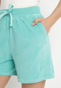 Born2be - Jasnozielone Welurowe Szorty Ozdobione Wiązaniem Ralladia. Okazja: na co dzień, na spacer. Kolor: zielony. Materiał: welur. Wzór: aplikacja. Styl: casual #5