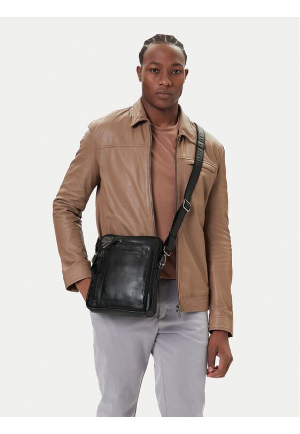 Pikolinos Saszetka Mha-177 Czarny. Kolor: czarny. Materiał: skóra