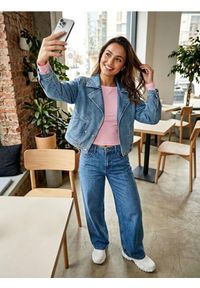 Sinsay - Bawełniana koszulka z długim rękawem w prążek - różowy. Kolor: różowy. Materiał: bawełna. Długość rękawa: długi rękaw. Długość: długie. Wzór: prążki