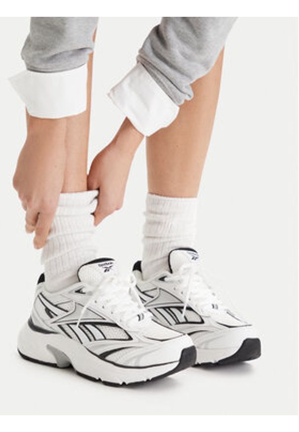 Reebok Sneakersy CEO-BELWAVE AR30278WWBS Biały. Kolor: biały. Materiał: materiał