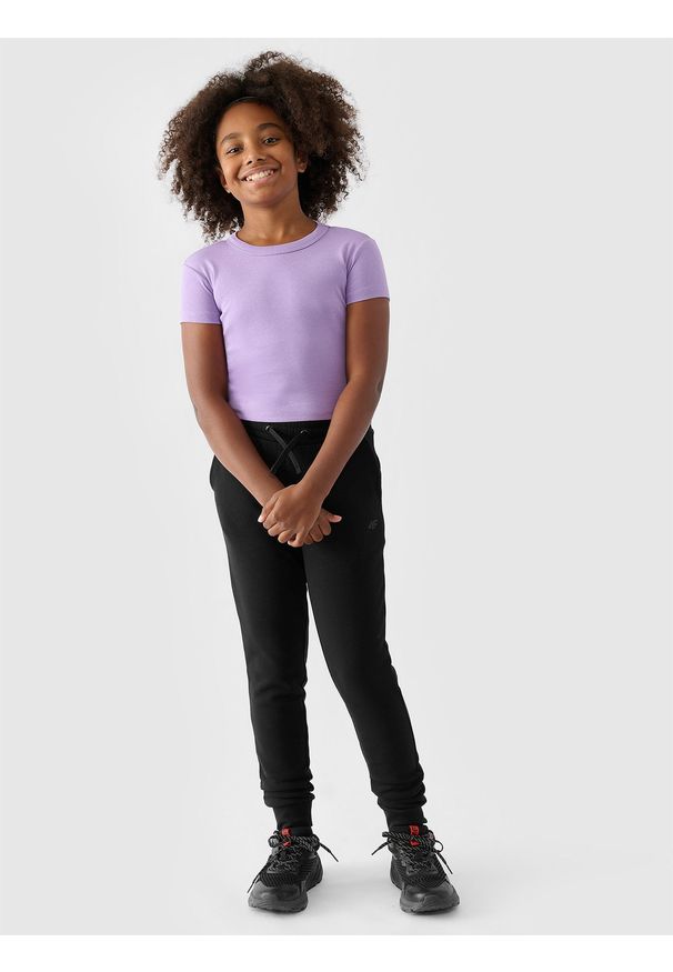 4f - 4F Spodnie dresowe joggery dziewczęce - czarne 152 (11-12 lat). Okazja: na co dzień. Kolor: czarny. Materiał: dresówka. Wzór: gładki, ze splotem. Sezon: lato. Styl: casual, sportowy