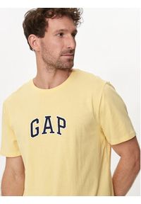 GAP - Gap T-Shirt 570044-10 Żółty Regular Fit. Kolor: żółty. Materiał: bawełna
