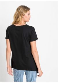 T-shirt z dłuższymi bokami bonprix czarny. Kolor: czarny. Materiał: koronka. Długość: długie. Wzór: koronka #6