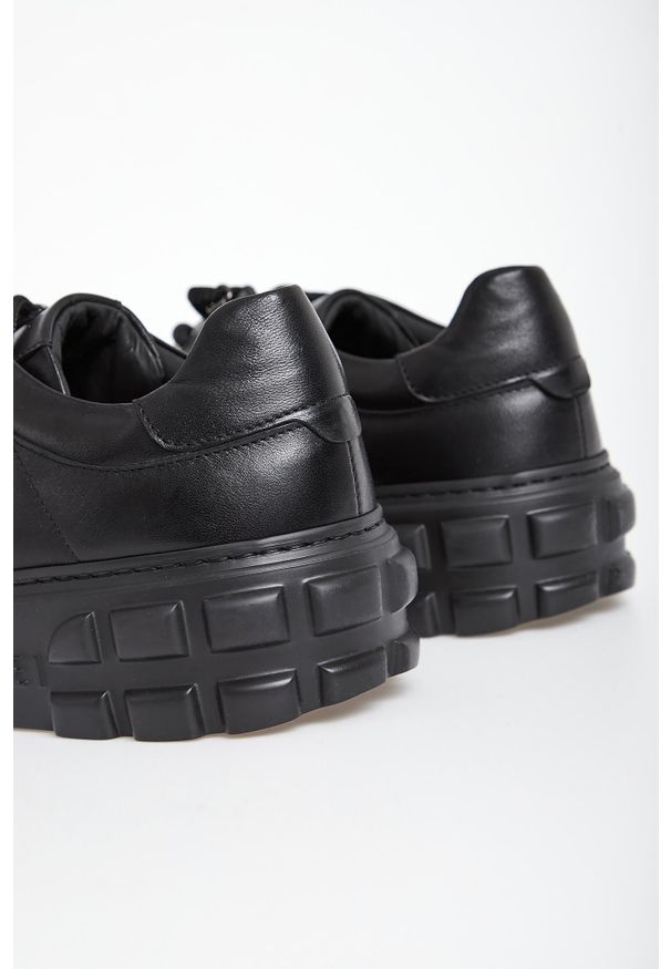 Sneakersy męskie skórzane CESARE CASADEI. Materiał: skóra