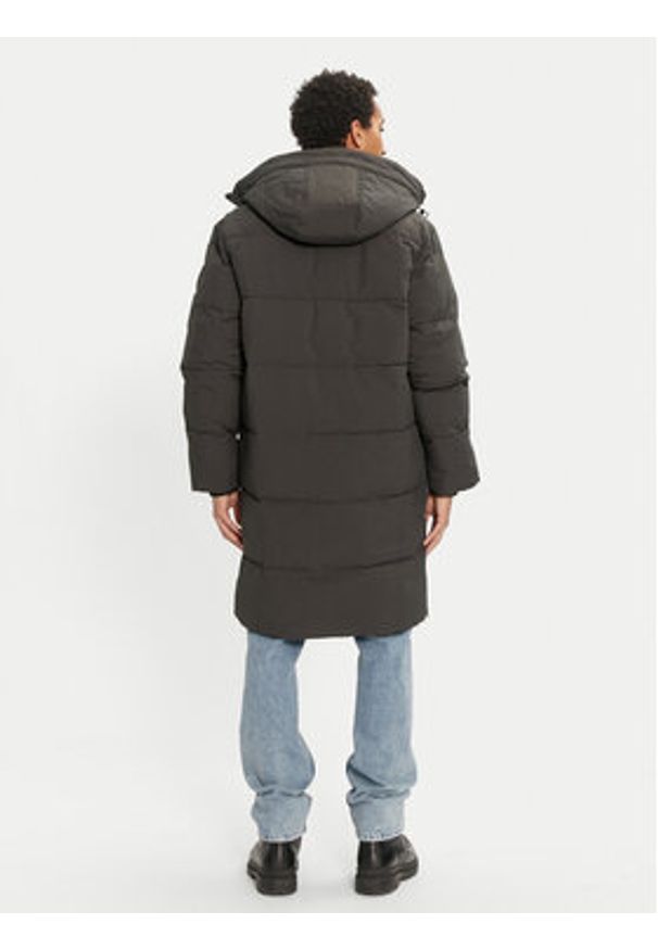 Mustang Kurtka zimowa Leroy 1015611 Czarny Regular Fit. Kolor: czarny. Materiał: syntetyk. Sezon: zima