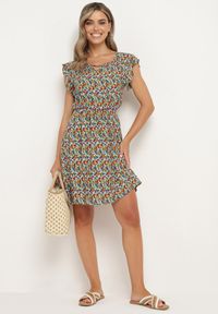 Born2be - Granatowo-Niebieska Bawełniana Sukienka w Kwiaty z Gumką w Talii i Falbanką Dimllara. Okazja: na co dzień. Kolor: niebieski. Materiał: bawełna. Wzór: kwiaty. Styl: klasyczny, casual, elegancki #5