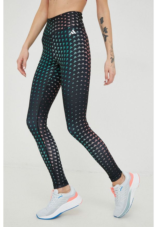 adidas Performance legginsy treningowe Brand Love damskie kolor czarny wzorzyste. Kolor: czarny. Materiał: skóra, materiał. Sport: fitness
