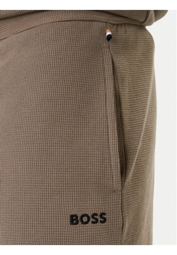 BOSS Szorty sportowe Waffle 50535884 Brązowy Regular Fit. Kolor: brązowy. Materiał: bawełna. Styl: sportowy