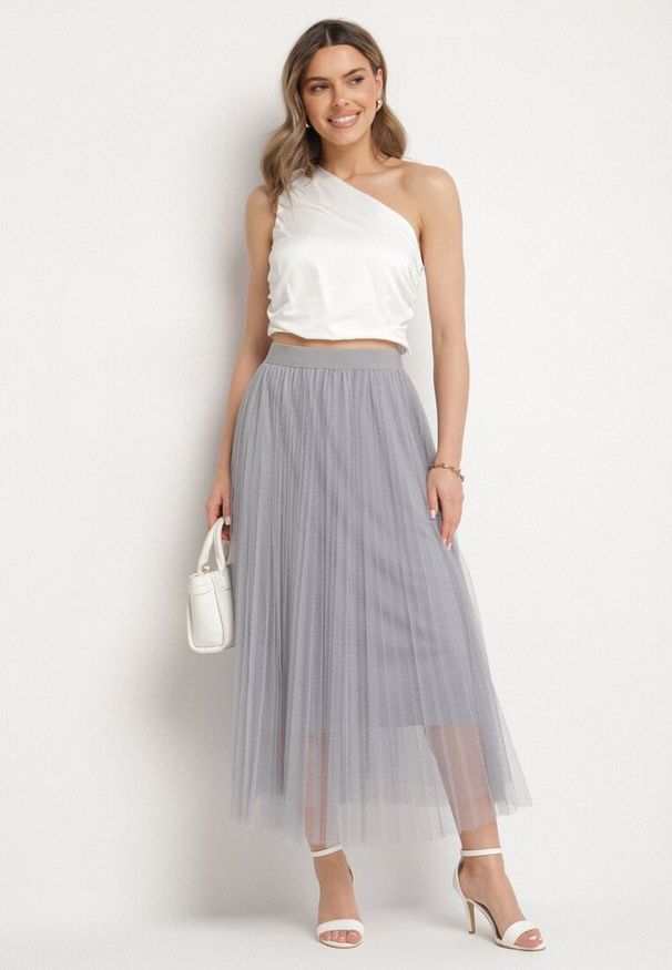 Born2be - Ciemnoszara Tiulowa Spódnica w Kropki o Rozkloszowanym Kroju Folirea. Okazja: na co dzień. Kolor: szary. Materiał: tiul. Wzór: kropki. Styl: elegancki, casual, klasyczny