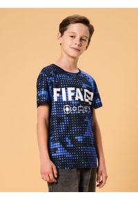 Sinsay - Koszulka z nadrukiem FIFA - niebieski. Kolor: niebieski. Wzór: nadruk