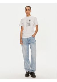 Calvin Klein T-Shirt B&W Flower K20K207579 Biały Regular Fit. Kolor: biały. Materiał: bawełna