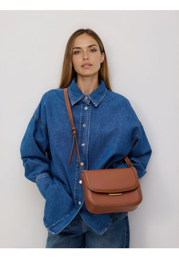 Reserved - Torebka z klamrą - brązowy. Kolor: brązowy. Materiał: skórzane