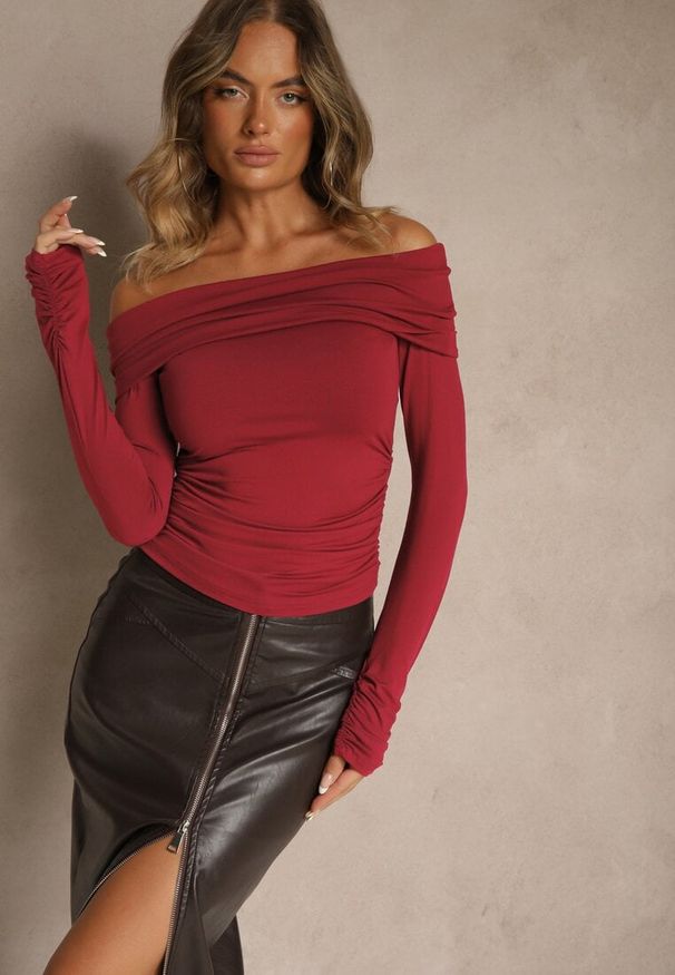 Renee - Bordowa Marszczona Bluzka Hiszpanka Vices z Wywiniętym Dekoltem Termola. Okazja: na co dzień. Typ kołnierza: dekolt hiszpanka. Kolor: czerwony. Materiał: jeans. Styl: casual
