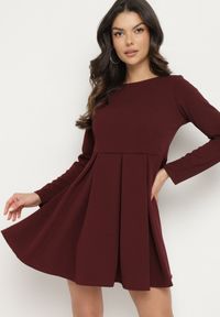 Born2be - Bordowa Elegancka Sukienka o Rozkloszowanym Kroju Temitonia. Kolor: czerwony. Długość rękawa: długi rękaw. Styl: elegancki