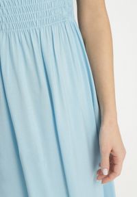 Born2be - Jasnoniebieska Rozkloszowana Sukienka Bawełniana z Bufiastymi Rękawami i Elastyczną Górą Veliova. Okazja: na co dzień. Kolor: niebieski. Materiał: bawełna. Styl: casual, elegancki #5