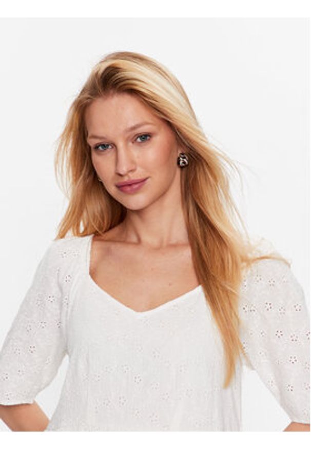 YAS Sukienka codzienna 26029550 Biały Loose Fit. Okazja: na co dzień. Kolor: biały. Materiał: bawełna. Typ sukienki: proste. Styl: casual