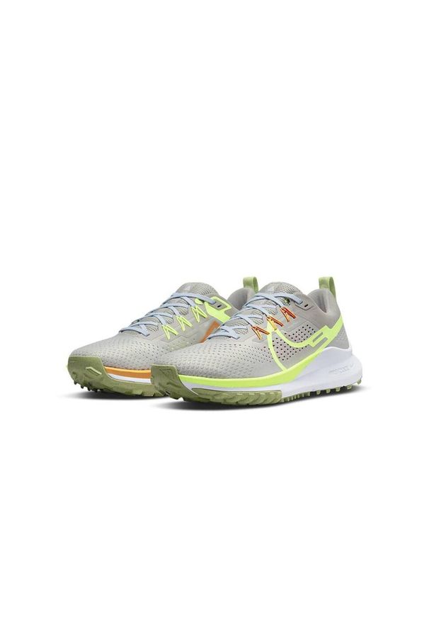 Buty do biegania męskie Nike React Pegasus Trail 4. Zapięcie: sznurówki. Kolor: wielokolorowy. Materiał: syntetyk, tkanina, materiał. Szerokość cholewki: normalna