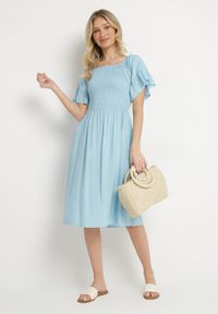 Born2be - Jasnoniebieska Rozkloszowana Sukienka Bawełniana z Bufiastymi Rękawami i Elastyczną Górą Veliova. Okazja: na co dzień. Kolor: niebieski. Materiał: bawełna. Styl: casual, elegancki #5