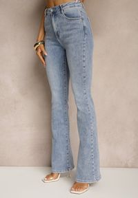 Renee - Niebieskie Klasyczne Jeansy Flare Regular Waist Neliovia. Okazja: na co dzień. Kolor: niebieski. Wzór: aplikacja. Styl: klasyczny #4