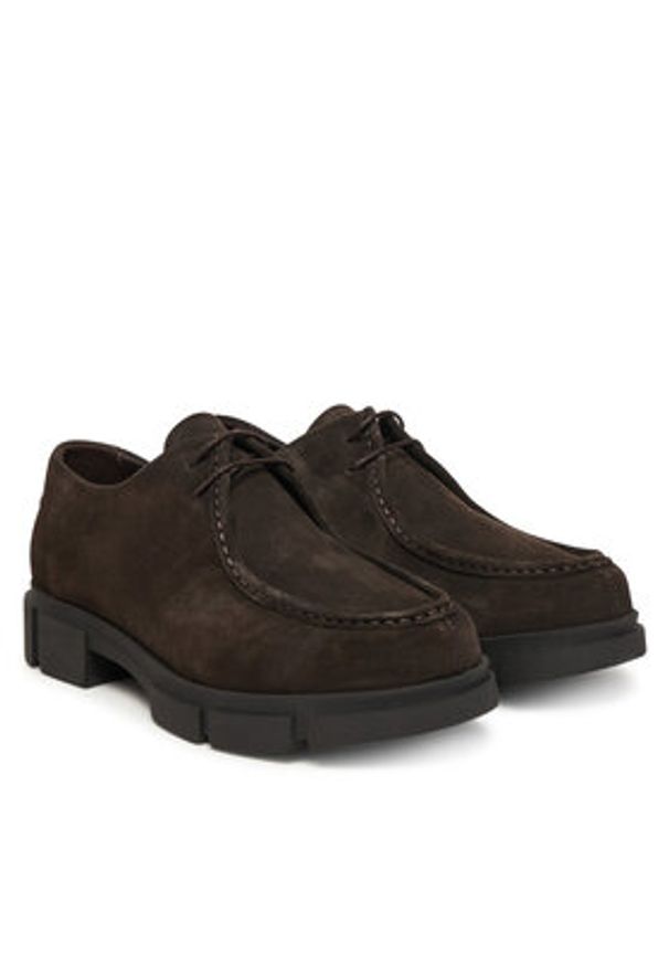 Guess Półbuty FMFFIO SUE13 Brązowy. Kolor: brązowy. Materiał: skóra, zamsz