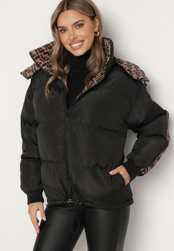 Born2be - Czarna Dwustronna Kurtka Puffer z Odpinanym Kapturem i Kieszeniami Erisaria. Okazja: na spacer. Kolor: czarny. Materiał: materiał, jeans. Styl: wizytowy, elegancki