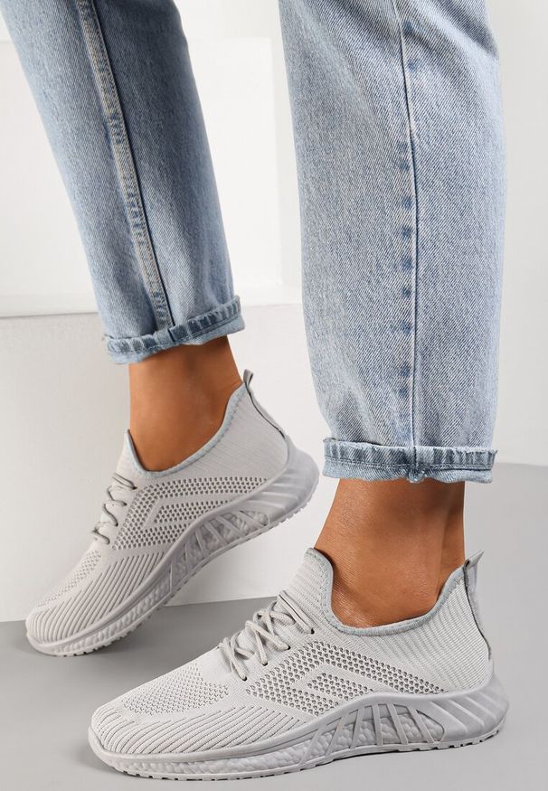 Renee - Szare Buty Sportowe Bemostom. Okazja: na co dzień, na spacer. Kolor: szary. Materiał: jeans. Sport: turystyka piesza, fitness