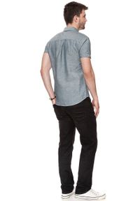 Wrangler - KOSZULA MĘSKA KRÓTKI RĘKAW WRANGLER S/S 1PKT SHIRT OCEAN TEAL W5916LPDP. Materiał: materiał. Długość rękawa: krótki rękaw. Długość: krótkie. Wzór: melanż #9