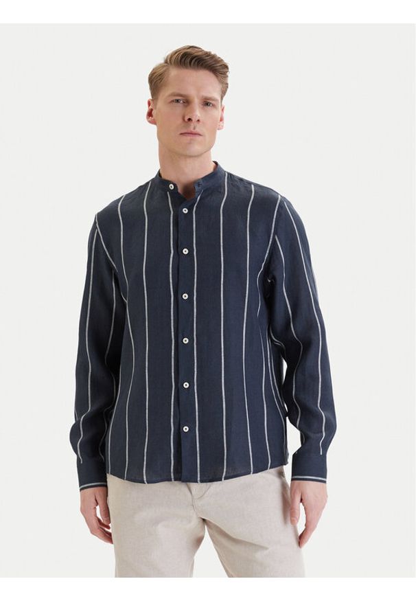 Bugatti Koszula 9550-78954C Granatowy Casual Fit. Okazja: na co dzień. Kolor: niebieski. Materiał: len. Styl: casual