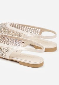 Born2be - Beżowe Lakierowane Sandały Ozdobione Cyrkoniami Caiwenys. Okazja: na co dzień. Kolor: beżowy. Materiał: lakier. Wzór: aplikacja. Sezon: lato. Styl: casual #4