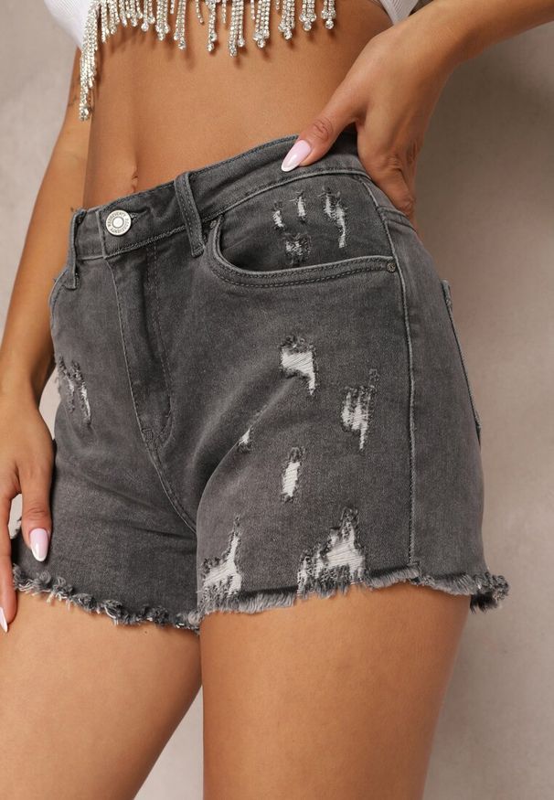 Renee - Ciemnoszare Jeansowe Szorty High Waist z Ozdobnymi Przetarciami Vimalira. Okazja: na co dzień. Stan: podwyższony. Kolor: szary. Materiał: jeans. Długość: długie. Sezon: wiosna, lato. Styl: casual, elegancki