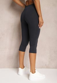 Renee - Granatowe Casualowe Legginsy z Bawełny High Waist o Długości 3/4 Grefea. Okazja: na co dzień. Stan: podwyższony. Kolor: niebieski. Materiał: bawełna. Styl: casual