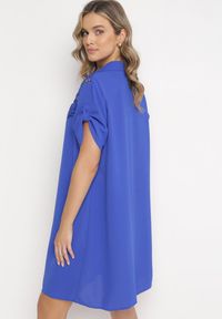 Born2be - Granatowa Koszulowa Sukienka z Koronką Jetana. Kolor: niebieski. Materiał: koronka. Długość rękawa: krótki rękaw. Wzór: koronka. Typ sukienki: koszulowe. Styl: elegancki #2