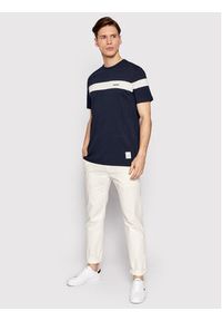 Musto T-Shirt 82158 Granatowy Regular Fit. Kolor: niebieski. Materiał: bawełna