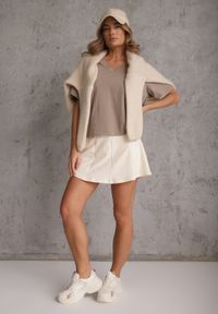 Renee - Beżowy T-shirt Bawełniany z Dekoltem w V Adozixie. Okazja: na co dzień. Kolor: beżowy. Materiał: bawełna. Styl: street, casual #2