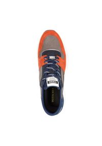 Wittchen - Męskie sneakersy z odblaskową wstawką szaro-pomarańczowe. Okazja: na co dzień. Nosek buta: okrągły. Kolor: wielokolorowy, pomarańczowy, szary. Materiał: zamsz, skóra #7