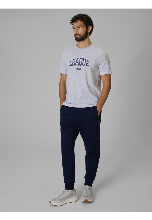 4f - 4F Spodnie dresowe joggery męskie - granatowe XL. Kolor: niebieski. Materiał: dresówka. Sport: fitness