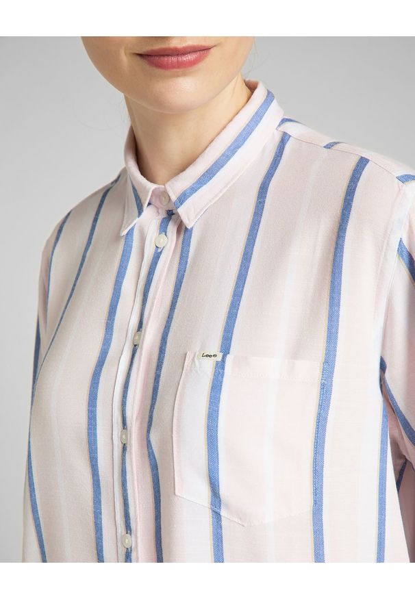 Lee - LEE ONE POCKET SHIRT DAMSKA KOSZULA DŁUGI RĘKAW PALE LILAC L45TXDSU 112140167. Długość rękawa: długi rękaw. Długość: długie