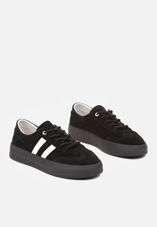 Born2be - Czarne Skórzane Sneakersy w Stylu Kultowych Tenisówek Rerionelle. Okazja: na co dzień. Kolor: czarny. Materiał: skóra. Szerokość cholewki: normalna