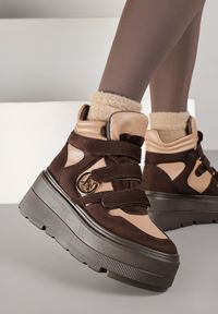 Born2be - Beżowo-Brązowe Botki Vices w Stylu Sneakersów na Platformie Afirriva. Okazja: na co dzień. Zapięcie: rzepy. Kolor: beżowy. Materiał: jeans. Wzór: aplikacja. Obcas: na platformie. Styl: retro, casual, klasyczny. Wysokość obcasa: średni #7