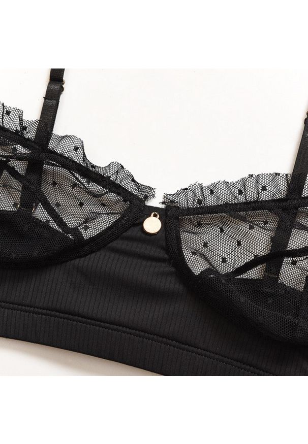 Intica - Zestaw bielizny koronkowej z delikatnymi detalami Henriqueta. Kolor: biały. Materiał: koronka. Wzór: aplikacja